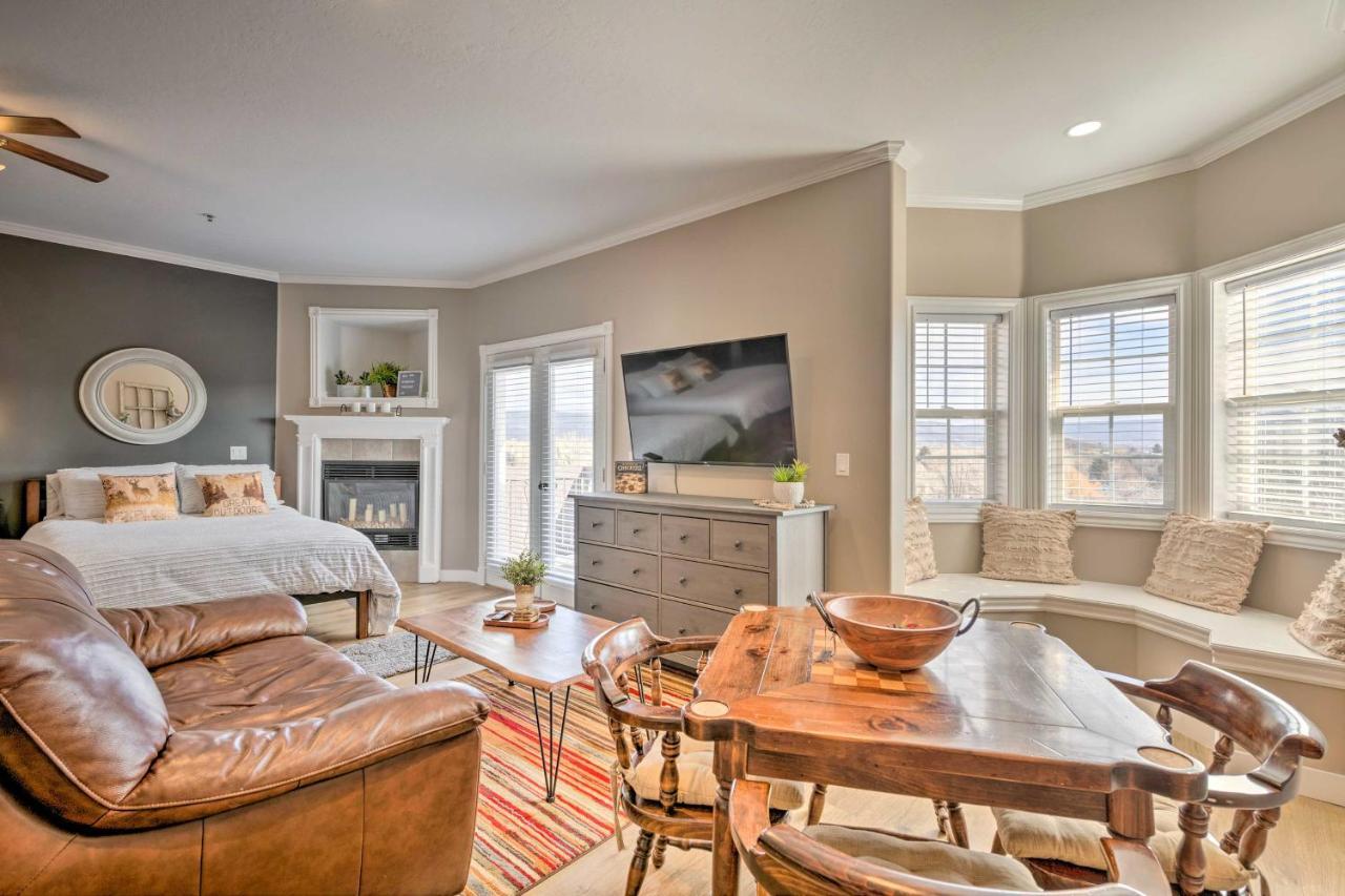 Large, Cozy Midway Studio With Mountain Views! Exterior foto